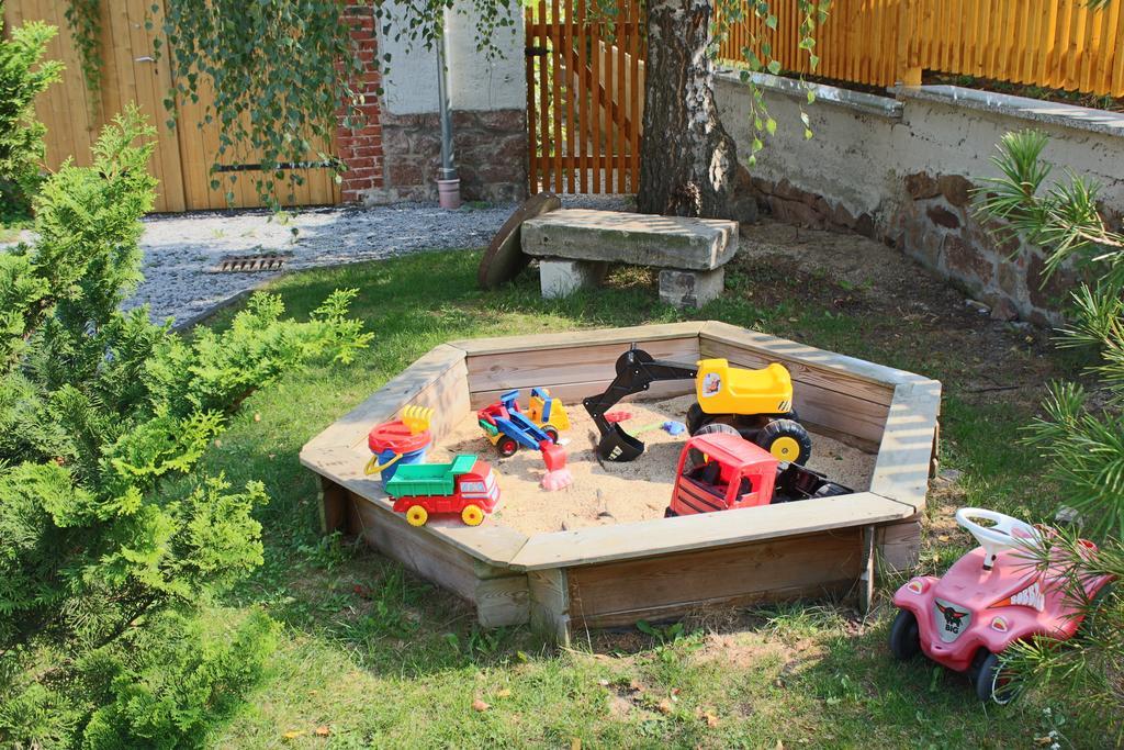 Ferienhof Graefe - 3-Seiten Hof Mit Grossem Garten, Pool & Sauna Мейсен Экстерьер фото